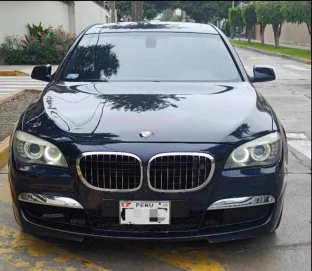 BMW 750i Executive 2012 en venta en Lima