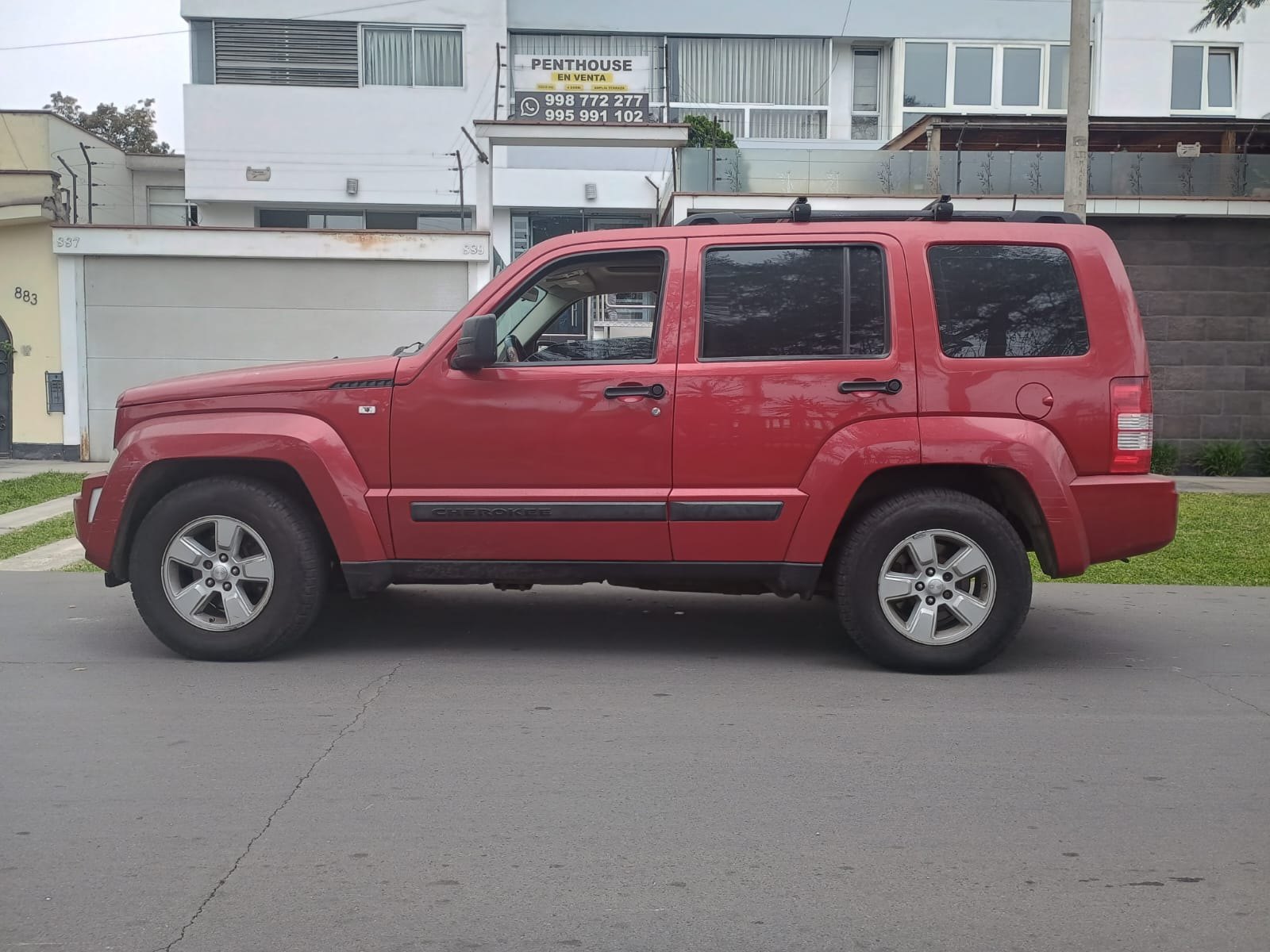 Jeep Cherokee Sport 2009 en venta en Lima